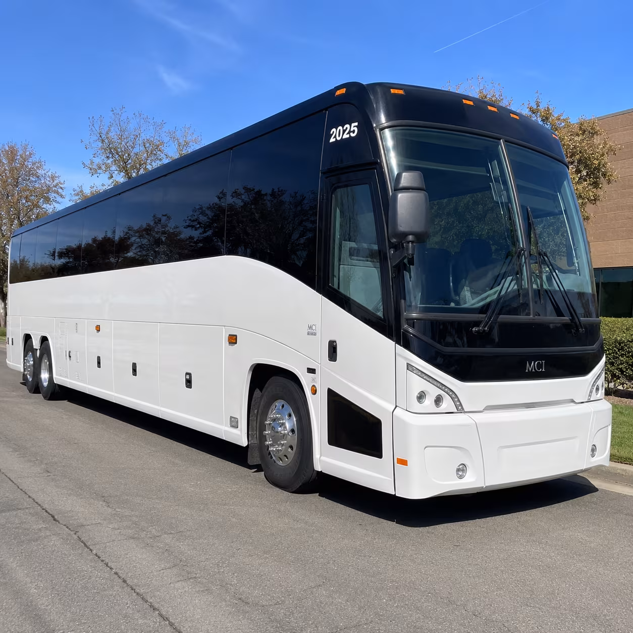 shuttle your team between aliso viejo and john wayne airport with ease